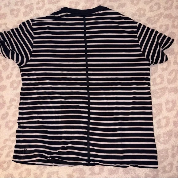 Lululemon all yours striped oversized tee 8 - Picture 3 of 4